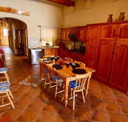 Ta' Bejza Holiday Farmhouse With Private Pool *