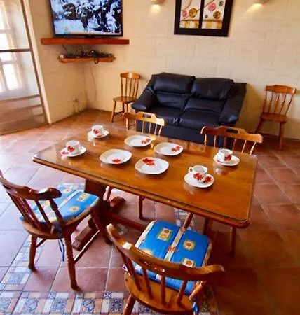 Ta' Bejza Holiday Farmhouse With Private Pool Pensiune agroturistice *